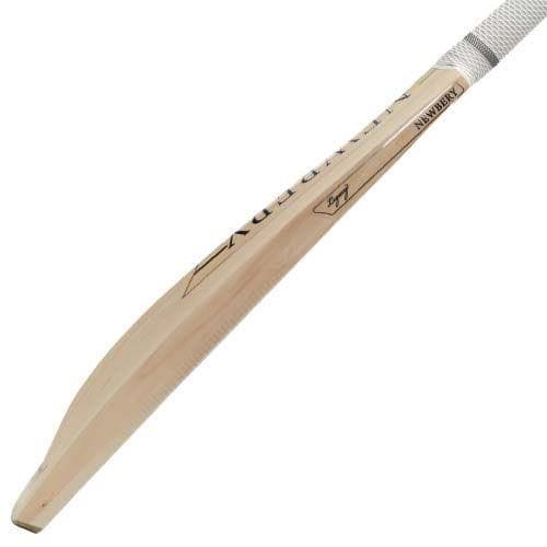 Newbery Legacy Pro Junior Cricket Bat - Image 2